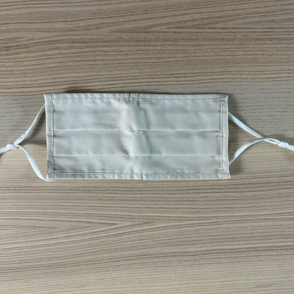 NWOT Set of 3 Old Navy Triple-Layer Cloth Pleated Face Masks for Adults - Picture 3 of 8